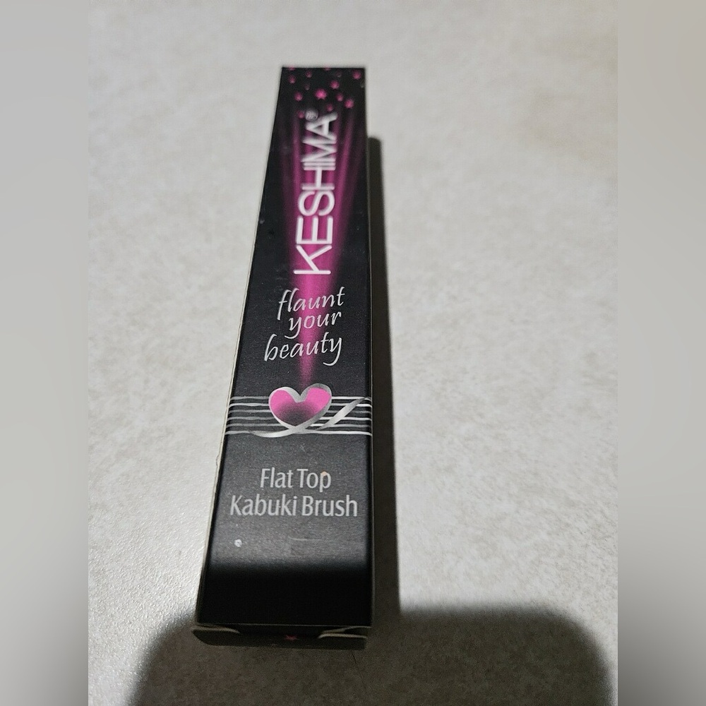 keshima flat top kabuki brush